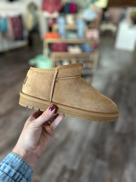PREORDER: Faux Fur Lined Shortie Boots 8.11.25 OSYM