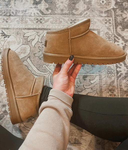 PREORDER: Faux Fur Lined Shortie Boots 8.11.25 OSYM