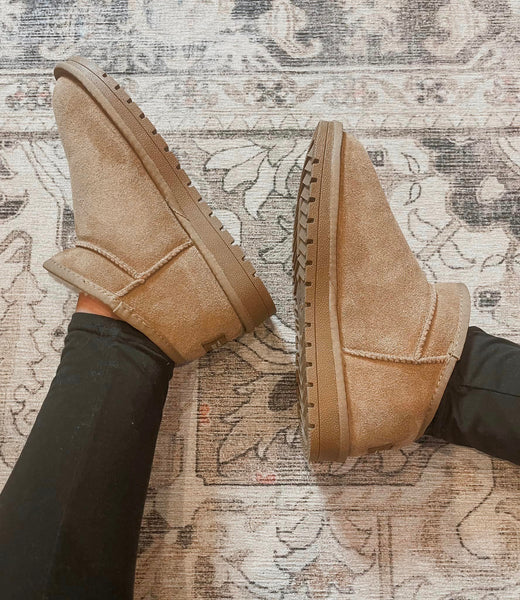 PREORDER: Faux Fur Lined Shortie Boots 8.11.25 OSYM