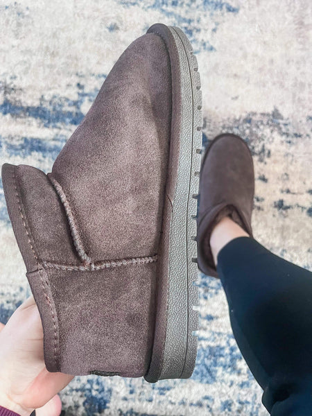 PREORDER: Faux Fur Lined Shortie Boots 8.11.25 OSYM