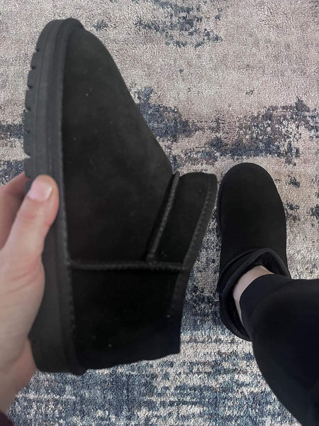 PREORDER: Faux Fur Lined Shortie Boots 8.11.25 OSYM