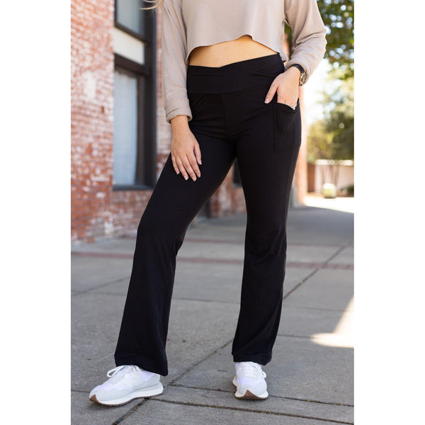 Ready to Ship | The Liz - Crossover 30"  Bootcut Leggings with Pockets Round 2