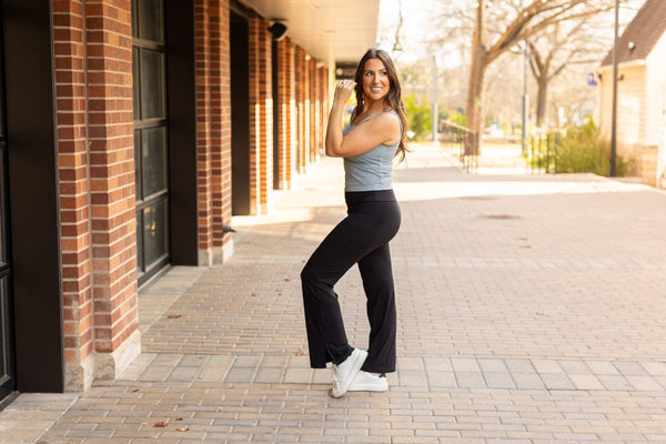 Ready to Ship | The Rachel - Relaxed Fit Black Leggings with Pockets