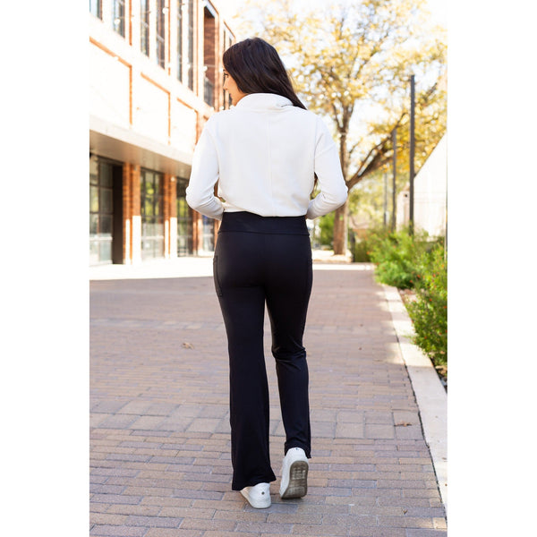 Ready to Ship | The Liz - Crossover 30"  Bootcut Leggings with Pockets Round 2