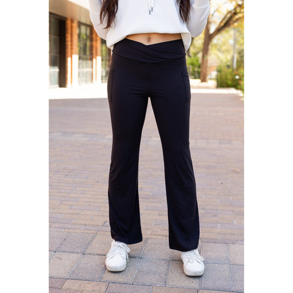 Ready to Ship | The Liz - Crossover 30"  Bootcut Leggings with Pockets Round 2