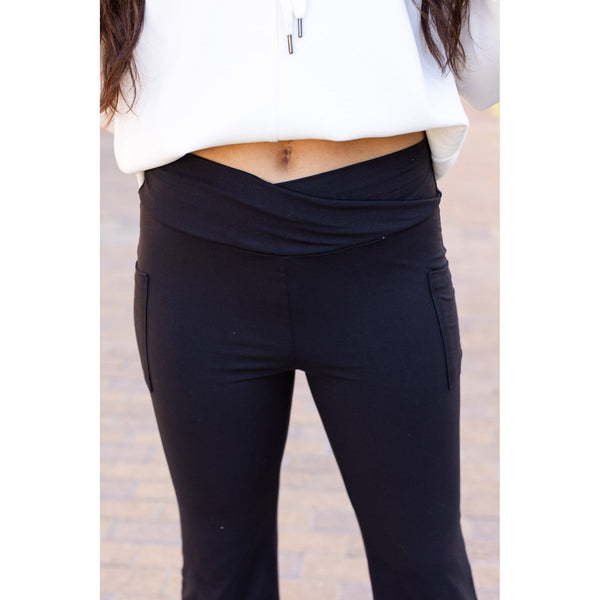 Ready to Ship | The Liz - Crossover 30"  Bootcut Leggings with Pockets Round 2