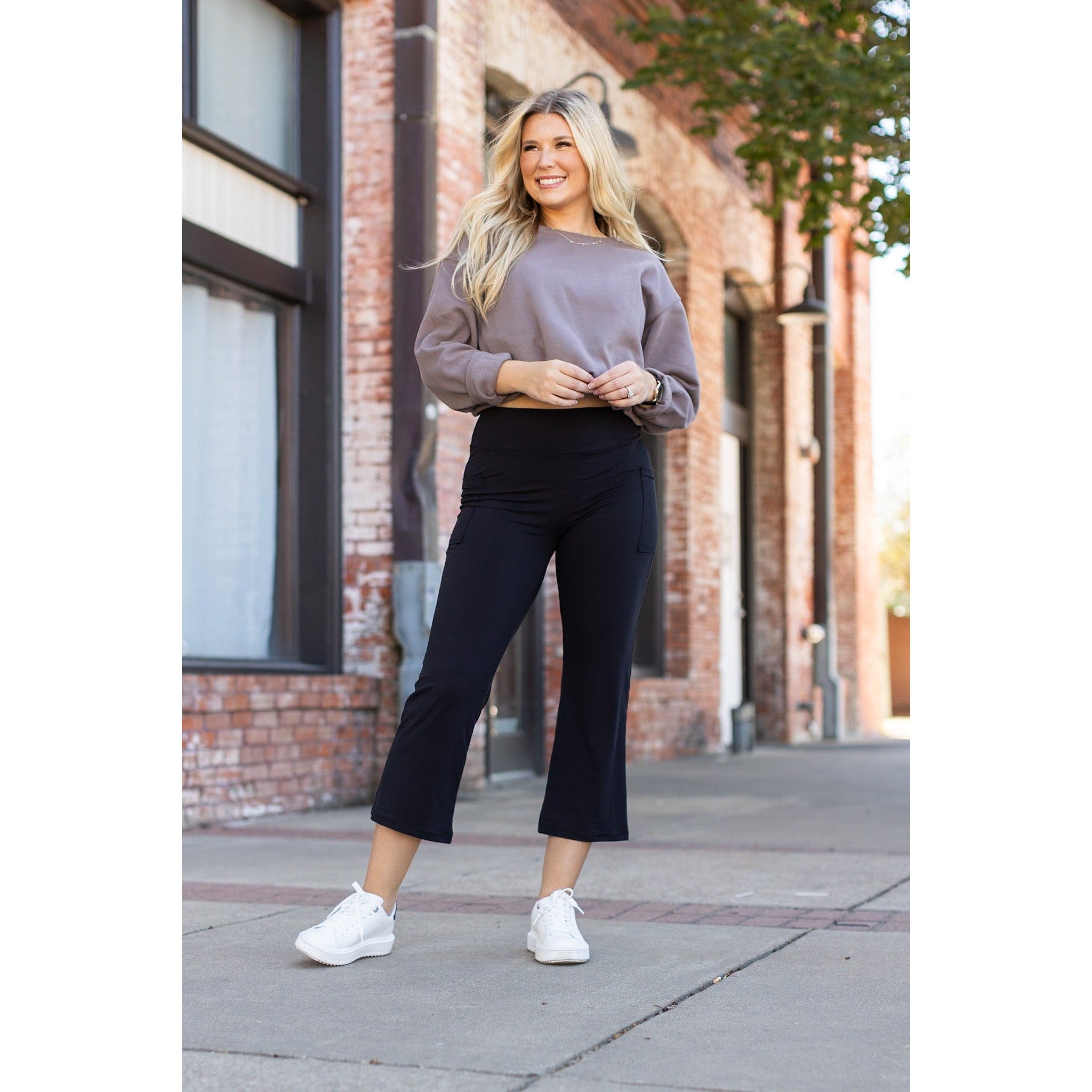 Ready to Ship | The Delilah - Kick Flare Leggings with Pockets