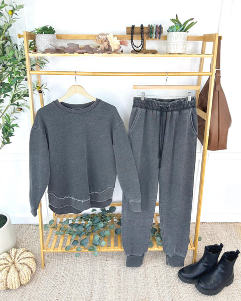 IN STOCK Vintage Wash Pullover - Black